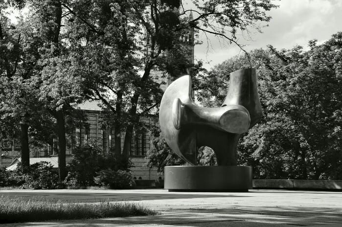 Neue Nationalgalerie Archer Henry Moore
